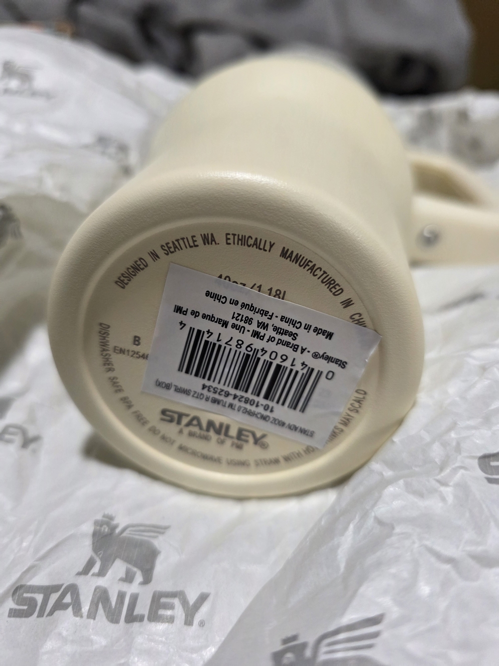 NEW STANLEY 40oz Cream Travel Tumbler with Handle & Straw - Picture 4 of 6